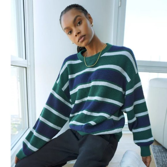 Aritzia Tna Century Sweater - Picture 5 of 11